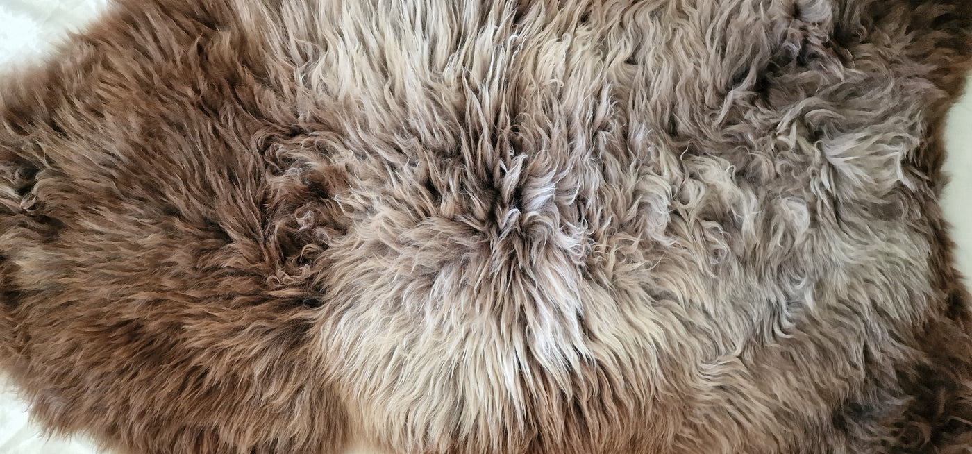 MARLOW Highland Sheep Fur Cat Bed. Size L